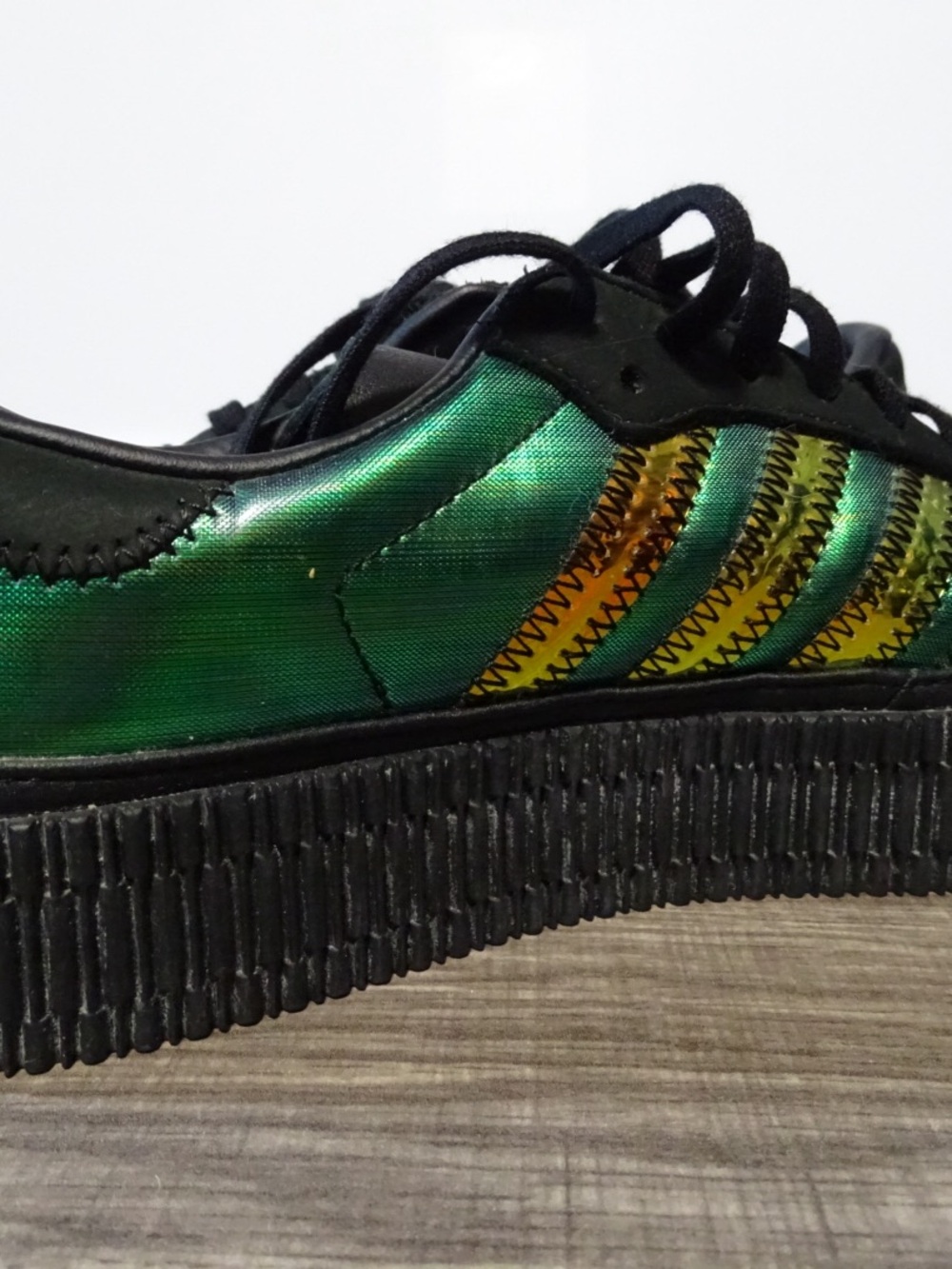 Adidas samba women’s size 6/5 Iridescent Green Low-Top Sneakers - Picture 7 of 14